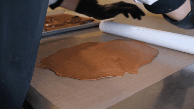 Rolled-out Doojjonku chocolate marshmallows