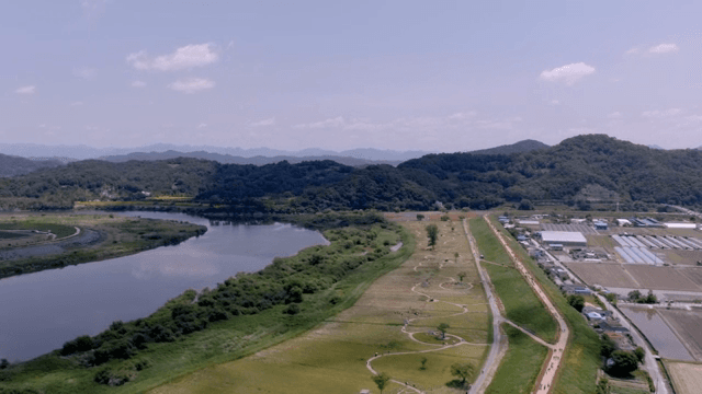 아름다운 강과 주변 들판