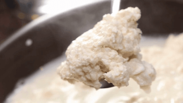 김이 나는 순두부 한 숟가락