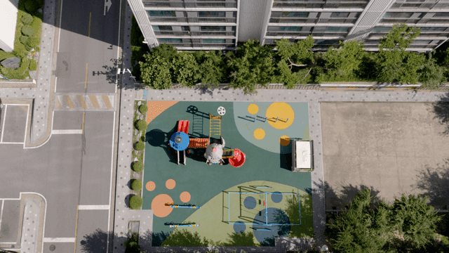 주거 지역의 빈 놀이터