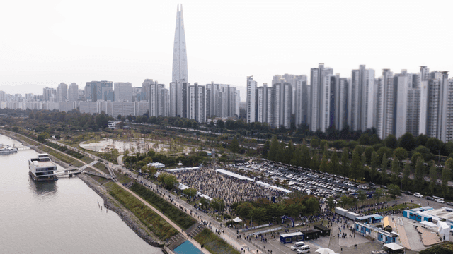 Large outdoor event in a city park