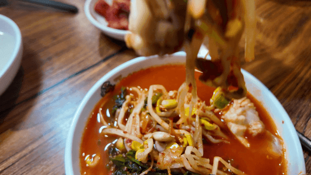 Spicy cod soup with bean sprouts