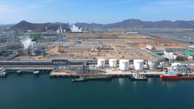 Industrial complex by the waterfront