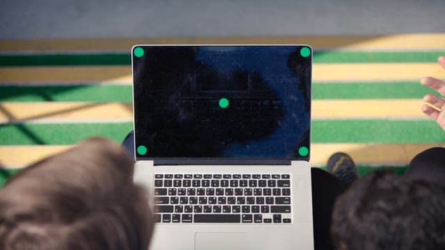 컴퓨터로 작업하는 사람들