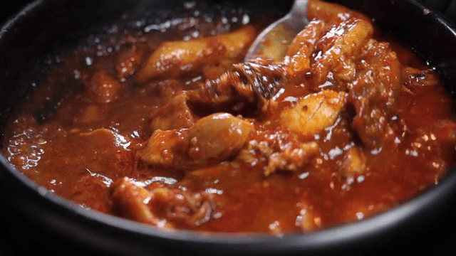 떡이 들어간 매운 찜닭