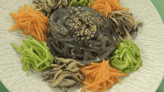 Cold Jellyfish with Vegetables
