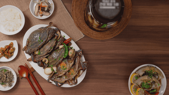 Table set with Korean marinated crab