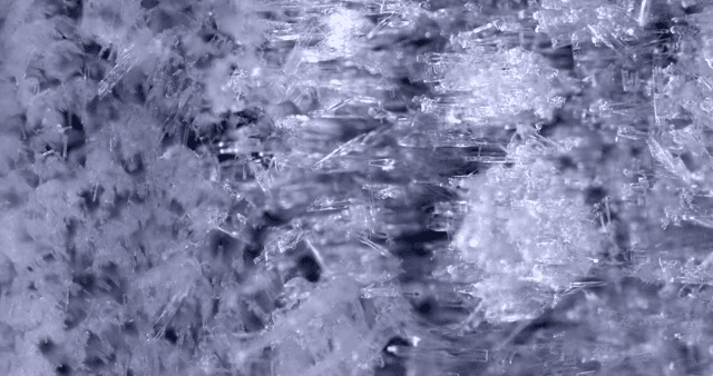 정교한 얼음 결정의 움직임