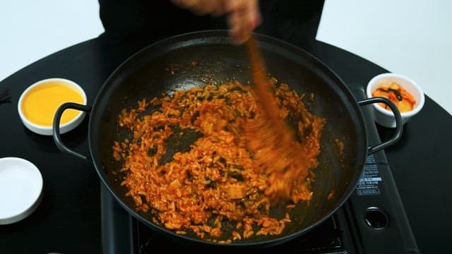 다 먹은 찌개와 맛있게 비벼지는 쌀밥