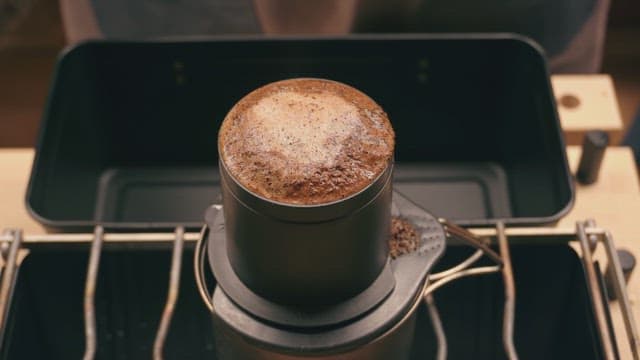 거품이 사그라드는 카푸치노