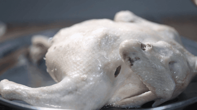 Steamed chicken on a plate