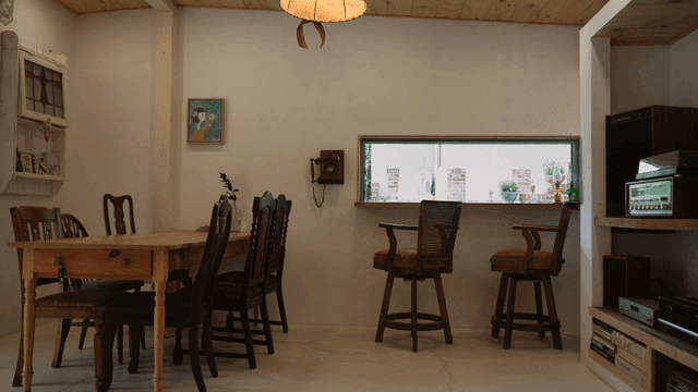 아늑한 빈티지 스타일의 식당 내부