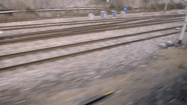 달리는 기차에서 본 철도 풍경