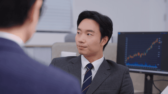 토론 중인 사무실 회의