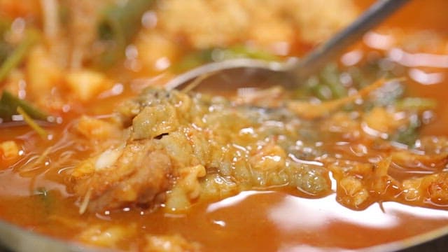 숟가락으로 뜨는 삼숙이탕