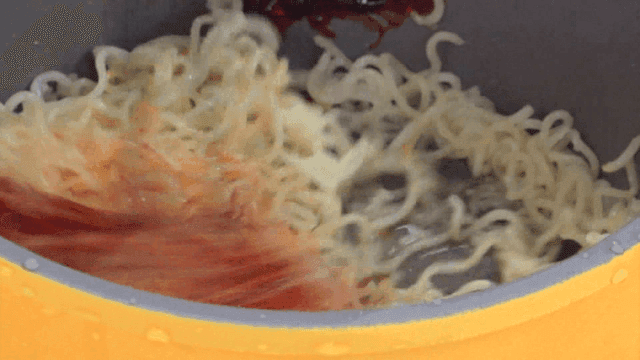 Pot mixing spicy bibim ramen