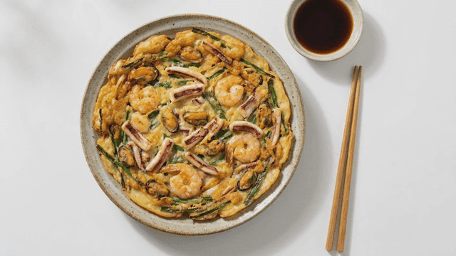 Seafood pancake and sauce