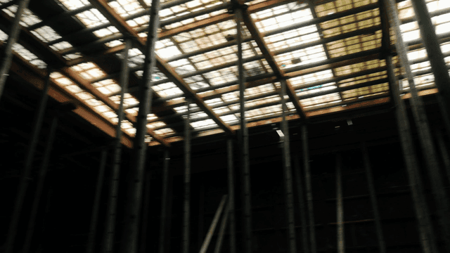 건설 중인 건물 내부