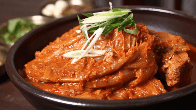 Kimchi stew served in pot