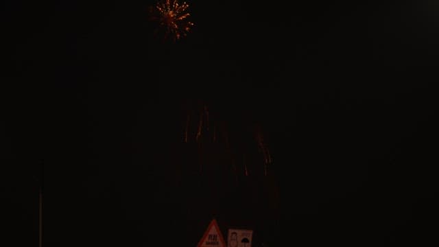 밤하늘을 밝히는 불꽃놀이