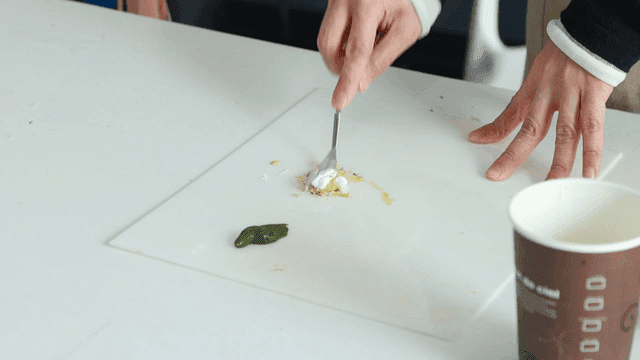 Spatula for mixing paints on palette