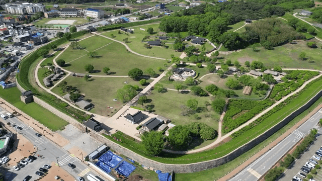 한국의 역사적인 성곽의 항공 뷰