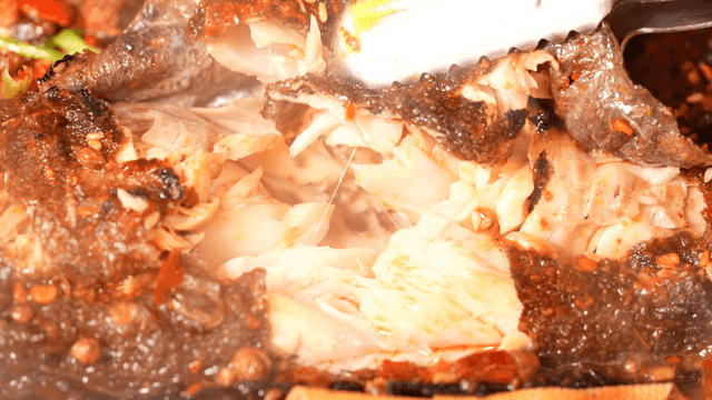 Soft Mala Kao Yu to tear apart with tongs