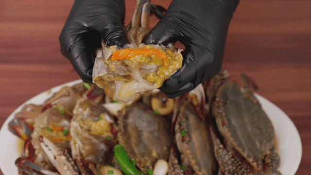 신선하게 준비된 간장게장