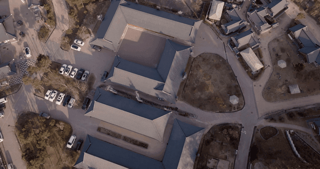 전통 한옥과 주변 지역