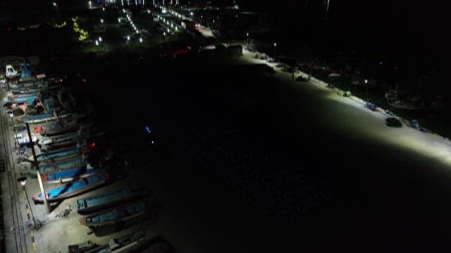 항구에서 드론을 이용한 라이트 쇼