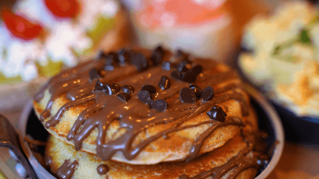 Chocolate chip pancakes with toppings