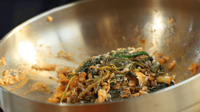 Mixed vegetable bibimbap in bowl