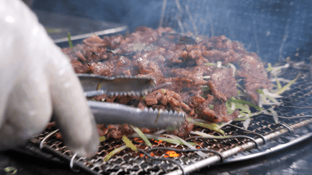Briquette green onion bulgogi grilled over barbecue