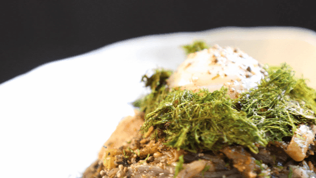 Perilla oil buckwheat noodles topped with seaweed and egg