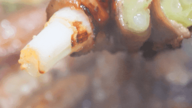 Grilled beef intestines and vegetables