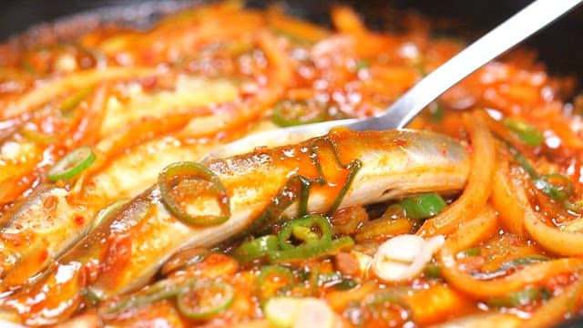 대파가 들어간 매콤한 양미리 조림 한 숟가락