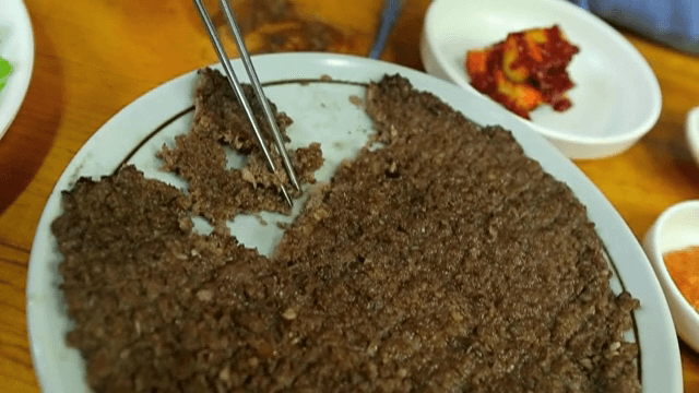 접시에 담긴 석쇠불고기