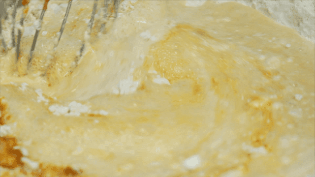 튀김물을 섞어 만드는 거품기