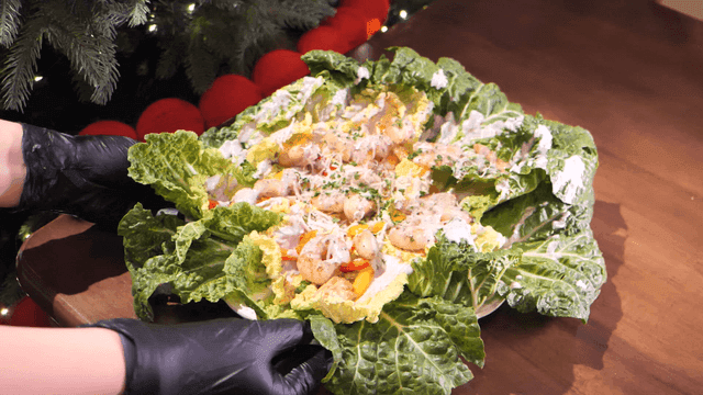 Salad with shrimp and vegetables