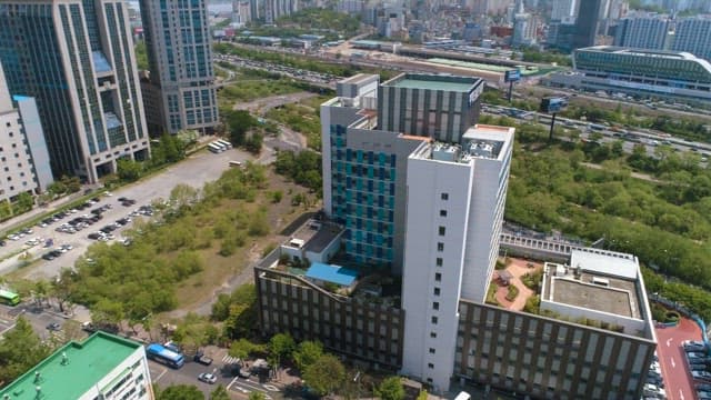 Hospital Building Located at a Transportation Hub