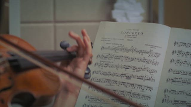 바이올리니스트의 연주 클로즈업