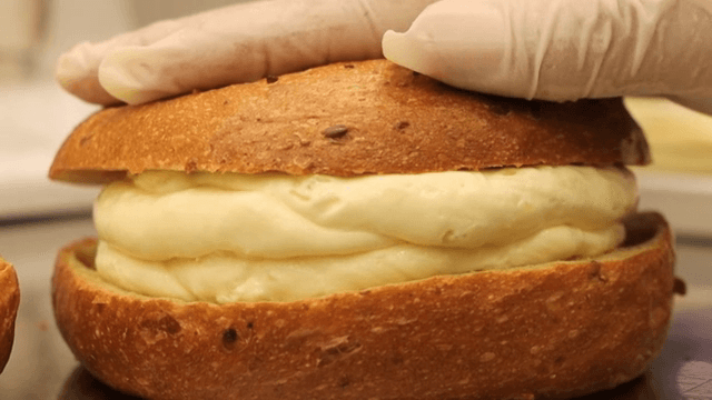 Bagel filled with cream cheese