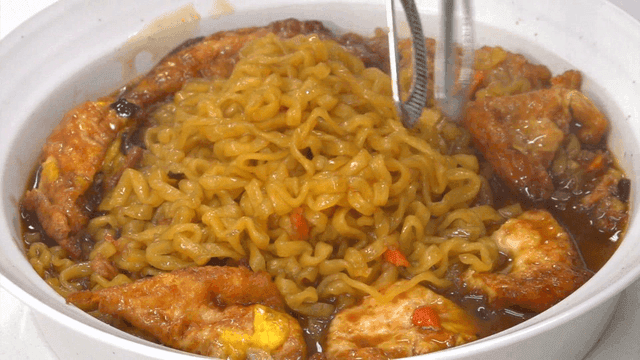 Spicy ramen with fried egg