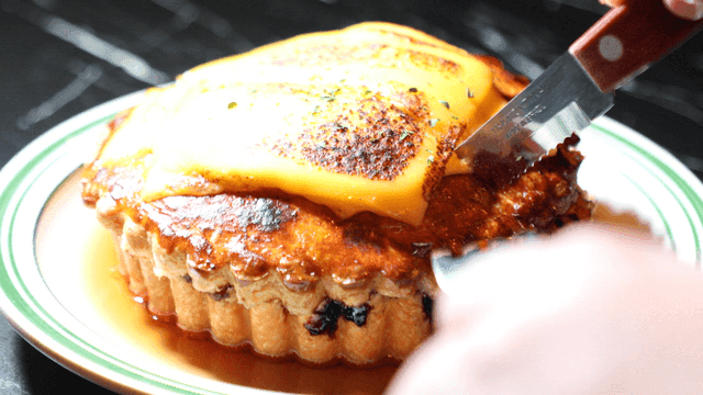 Meat Cheddar Pie Cutting Knife