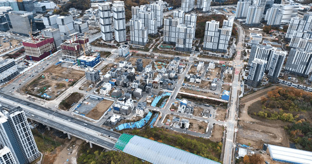 New city landscape where nature and city intersect