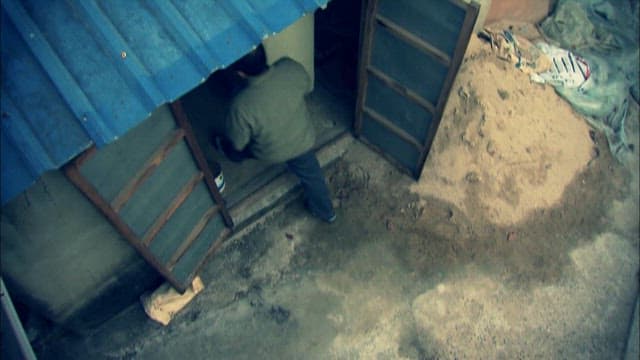 오래된 시골집 부엌 선반