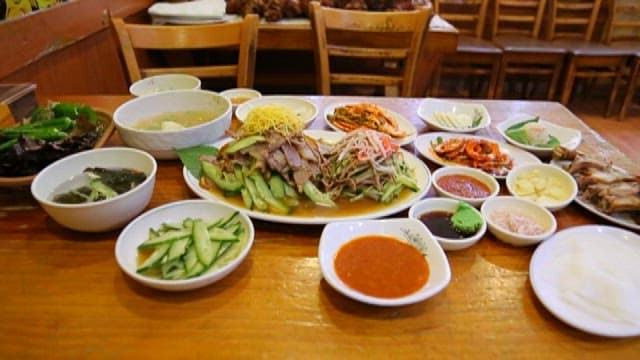 Chilled braised pigs' feet salad on the table