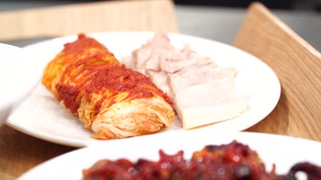 보쌈과 쭈꾸미구이가 있는 한식 한상