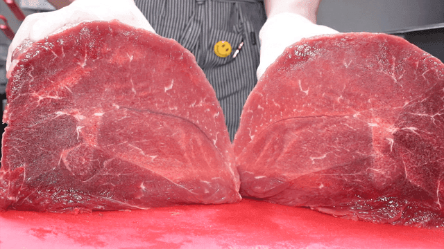 도마 위에서 준비되는 생고기