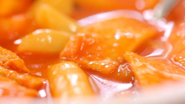 Spicy tteokbokki with rice cakes and fish cakes